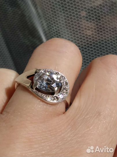 Серебряное кольцо 925 пр. с золотой вставкой