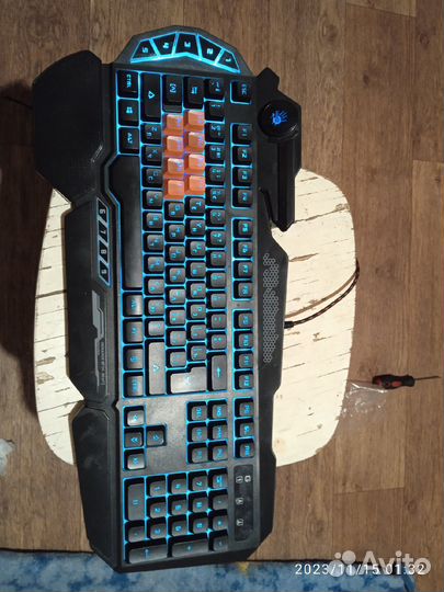 Игровая клавиатура с подсветкой