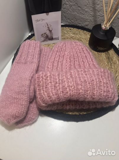 Комплект шапка и варежки