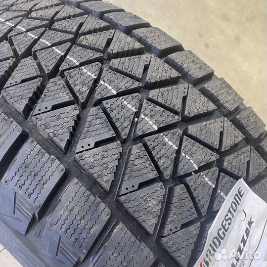 Bridgestone Blizzak DM-V2 275/50 R20 R