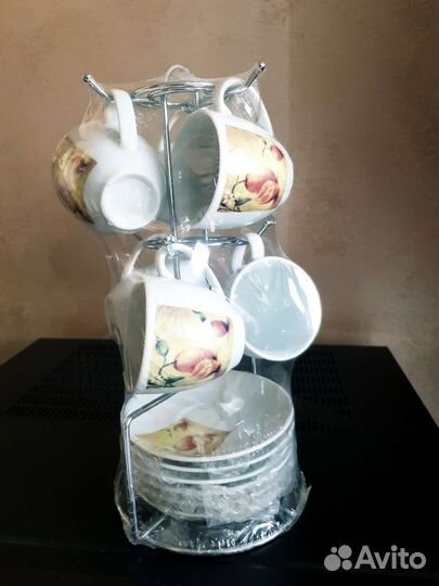 Кофейный сервиз новый на подставке