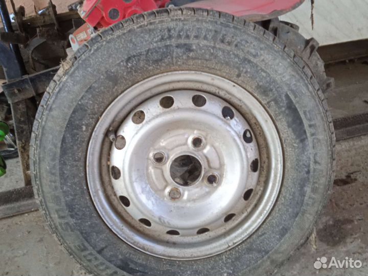 Bridgestone Sneaker 4/5 R12