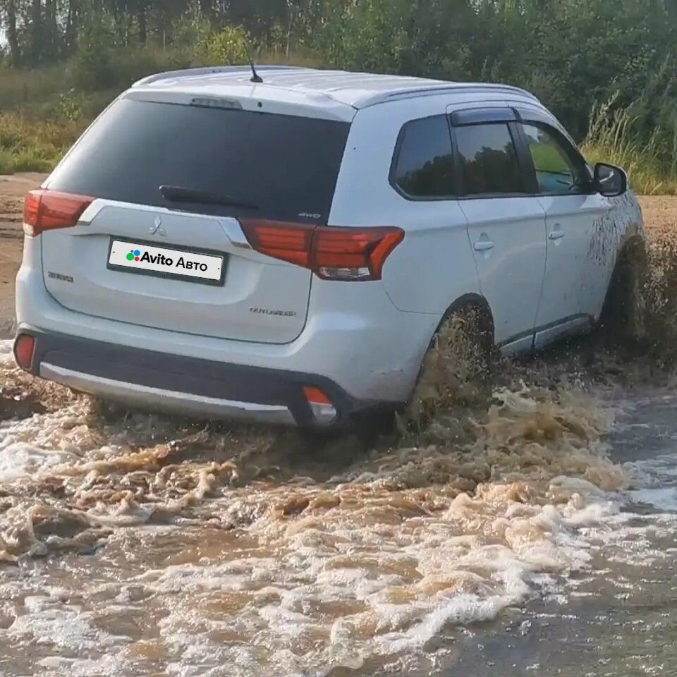 Mitsubishi Outlander: фото владельца