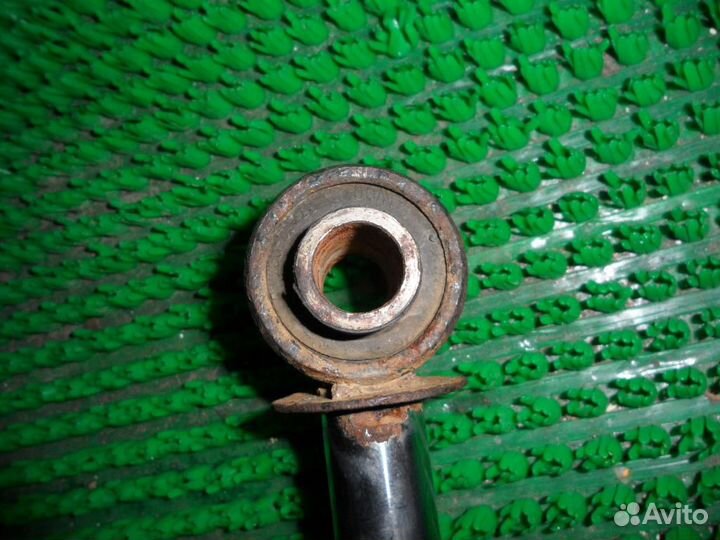 Стойка амортизатора задняя правая Hyundai Santa F