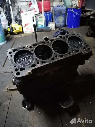 Блок двигателя audi 80