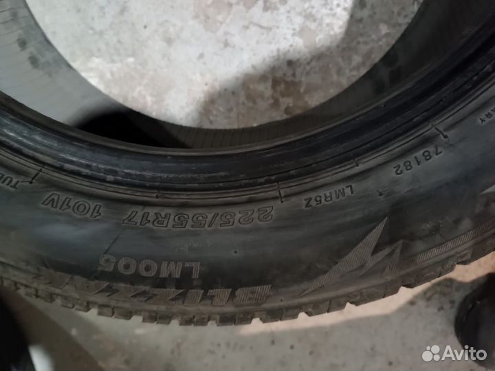 Bridgestone Blizzak LM005 RFT 225/55 R17 101V