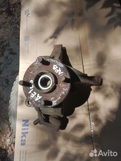 Поворотный кулак Toyota AE100