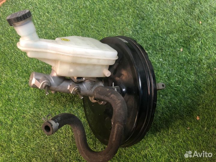 Главный тормозный цилиндр Nissan Tiida C11 1.5