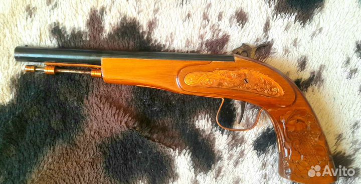 Декоративный старинный пистолет