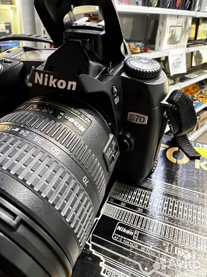 Зеркальный фотоаппарат Nikon D70 Kit