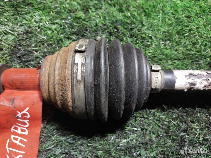 Полуось передняя (привод) Skoda Octavia