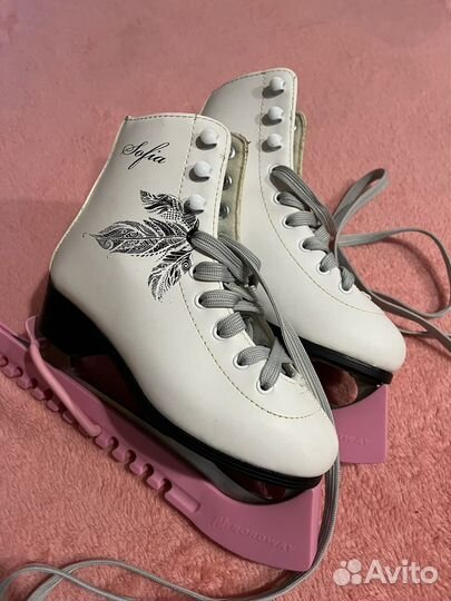 Коньки фигурные детские и набор защиты