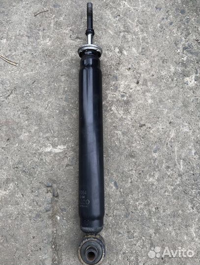 Амортизаторы задние toyota prius 30