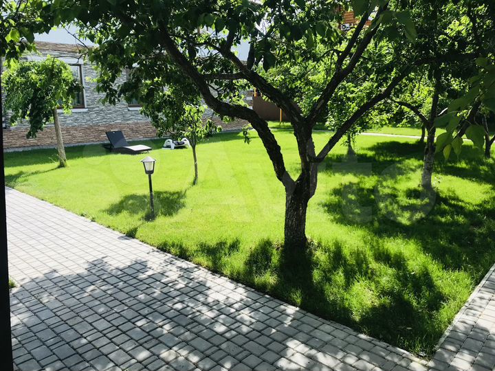 Дом 440 м² на участке 23,6 сот.