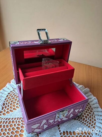 Шкатулка для украшений новая