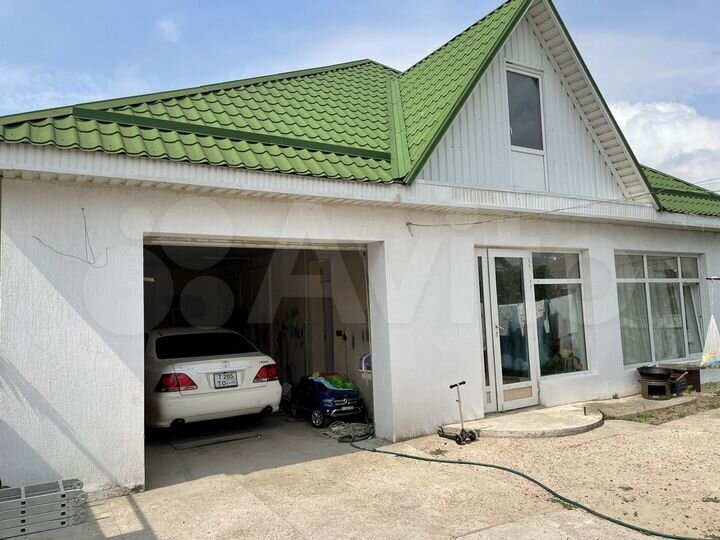 Дом 200 м² на участке 4 сот.