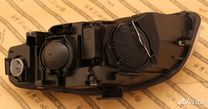 Фара правая audi A4 B7 8E0 04-08