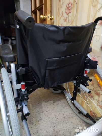 Кресло коляска для инвалидов