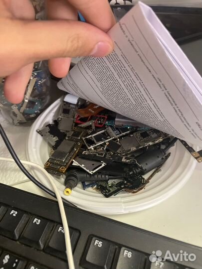 Запчасти на iPhone 8-15