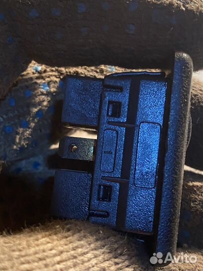 Кнопка стеклоподъемника Mercedes w638 Vito