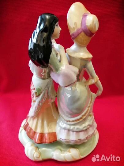 Статуэтка Гадалка