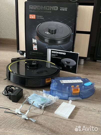 Робот-пылесос Redmond RV-R670S