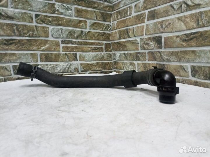 Патрубок системы охлаждения Audi Q3 8U 2.0 TDI