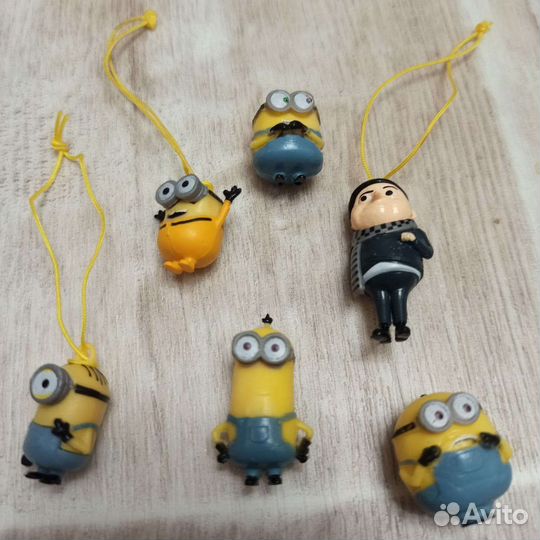Игрушки из Киндер Сюрприза миньоны