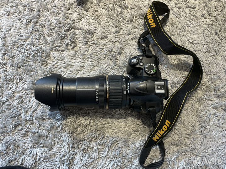 Зеркальный фотоаппарат Nikon D3000