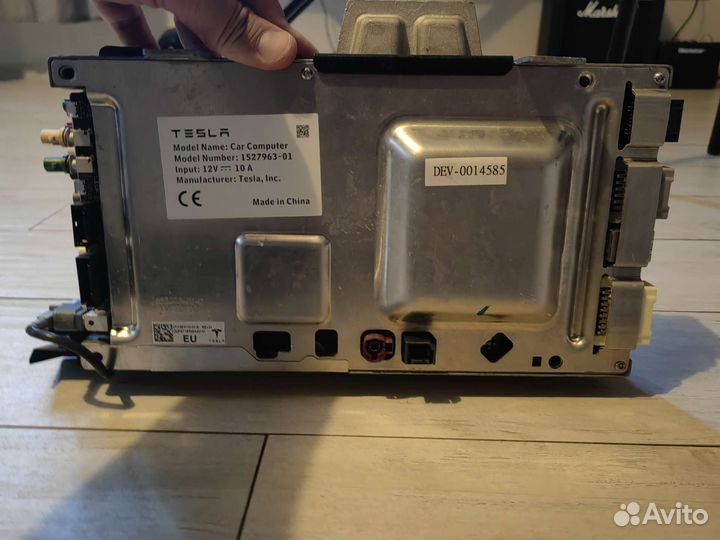 Блок автопилота Tesla 1527963-01