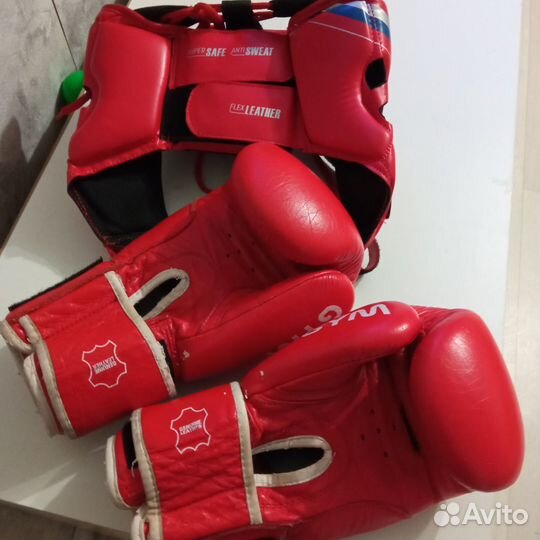 Шлем детский и перчатки 10оц