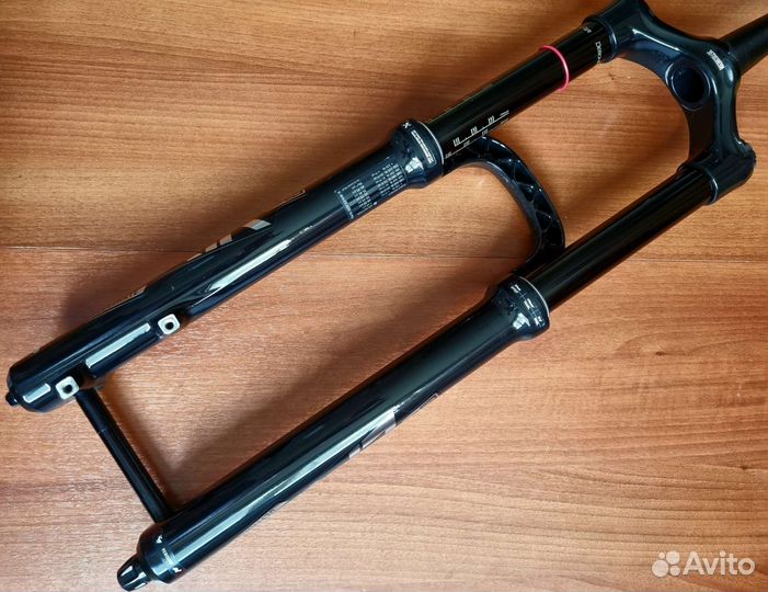 Вилка 27.5 Rock Shox Lyrik Ultimate 160мм Boost
