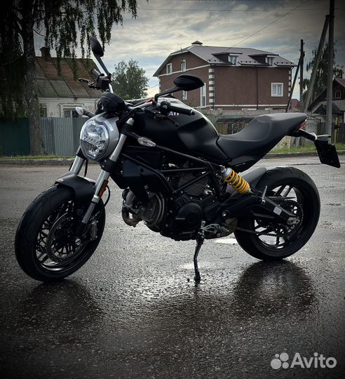 Ducati Monster 797 black