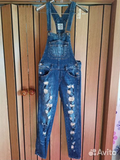 Джинсовый комбинезон