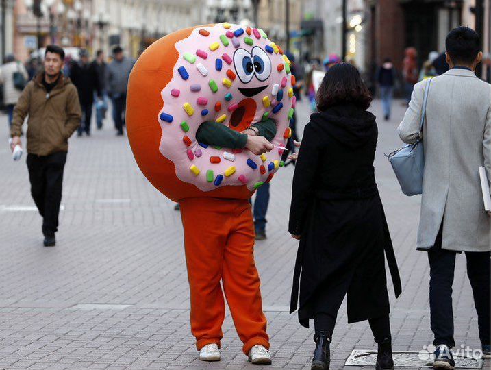 Промоутеры. Раздача листовок. Массовка. BTL