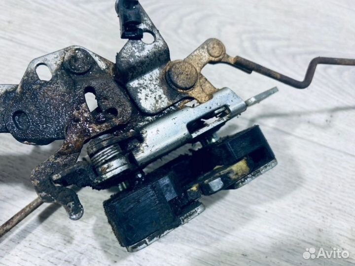 Замок двери задний правый LADA Priora хетчбэк