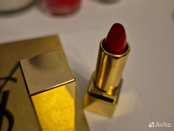 Помада YSL Rouge pur couture красная 01