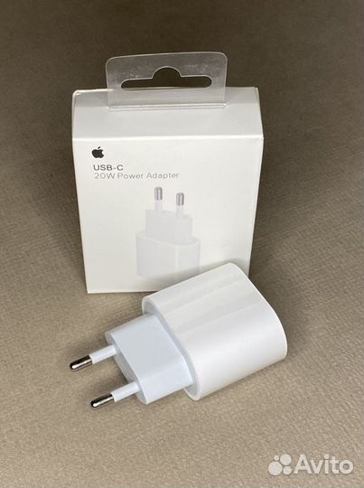 Блок быстрой зарядки iPhone 20w