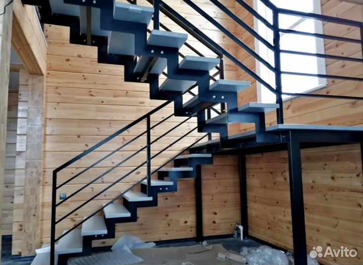 Металлические каркасы для лестниц