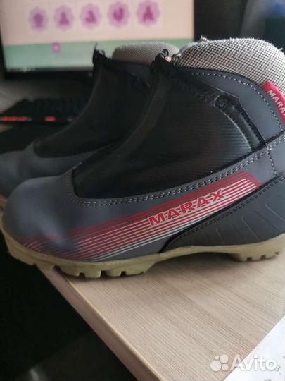 Лыжные ботинки