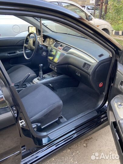 Mitsubishi Lancer 1.6 МТ, 2005, 308 000 км