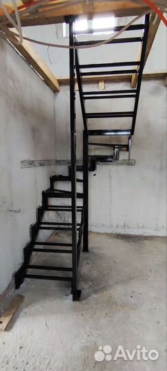 Лестница на 2 этаж в дом