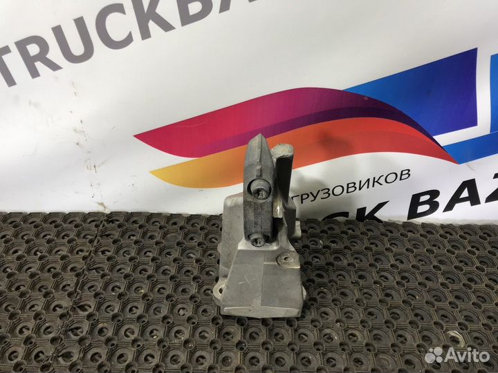 1762855 Кронштейн торсиона кабины левый