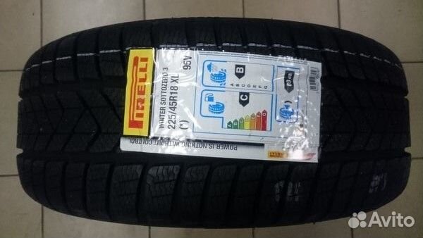 Pirelli Winter Sottozero 3 235/45 R19 95H