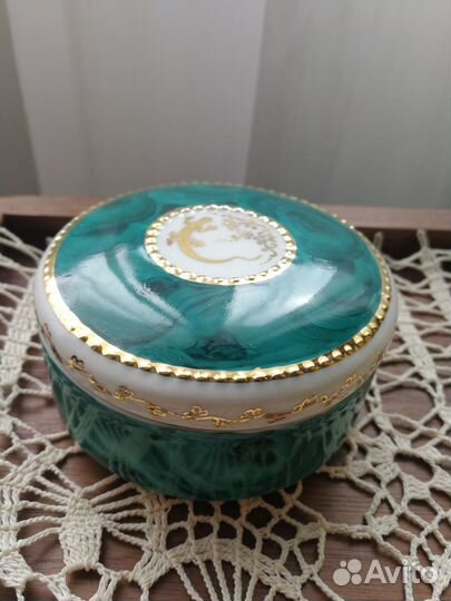 Фарфоровая малахитовая шкатулка