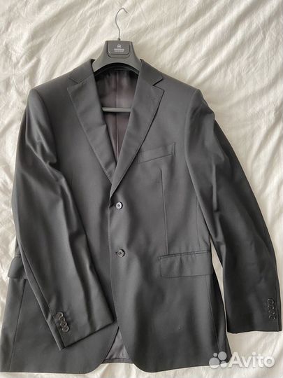 Мужской классический костюм черный