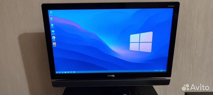 Монитор Benq M2700HD