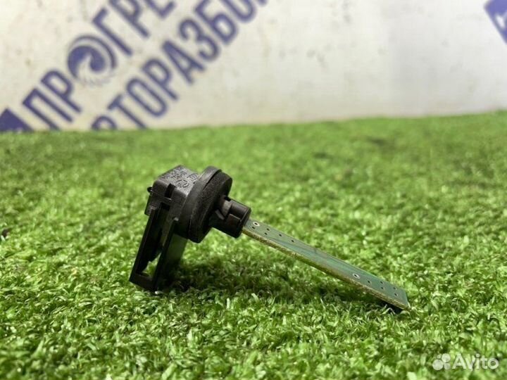 Датчик температуры Audi A6 седан 2.8 ACK 1997