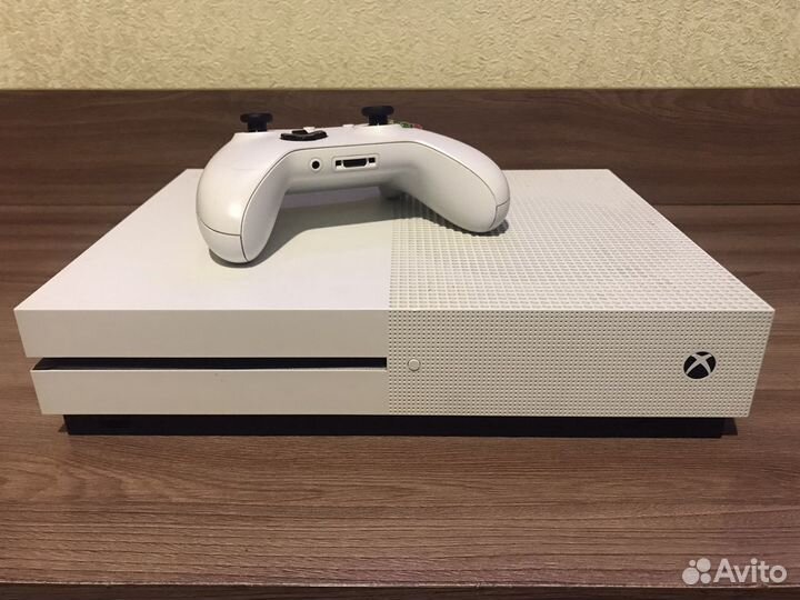 Xbox One s 1tb с играми