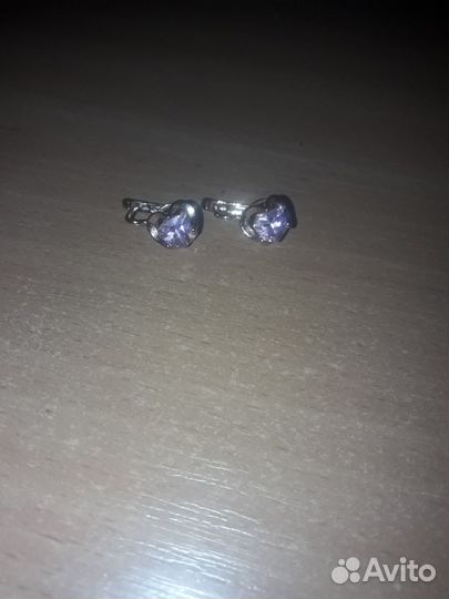 Серьги с розовым камнем